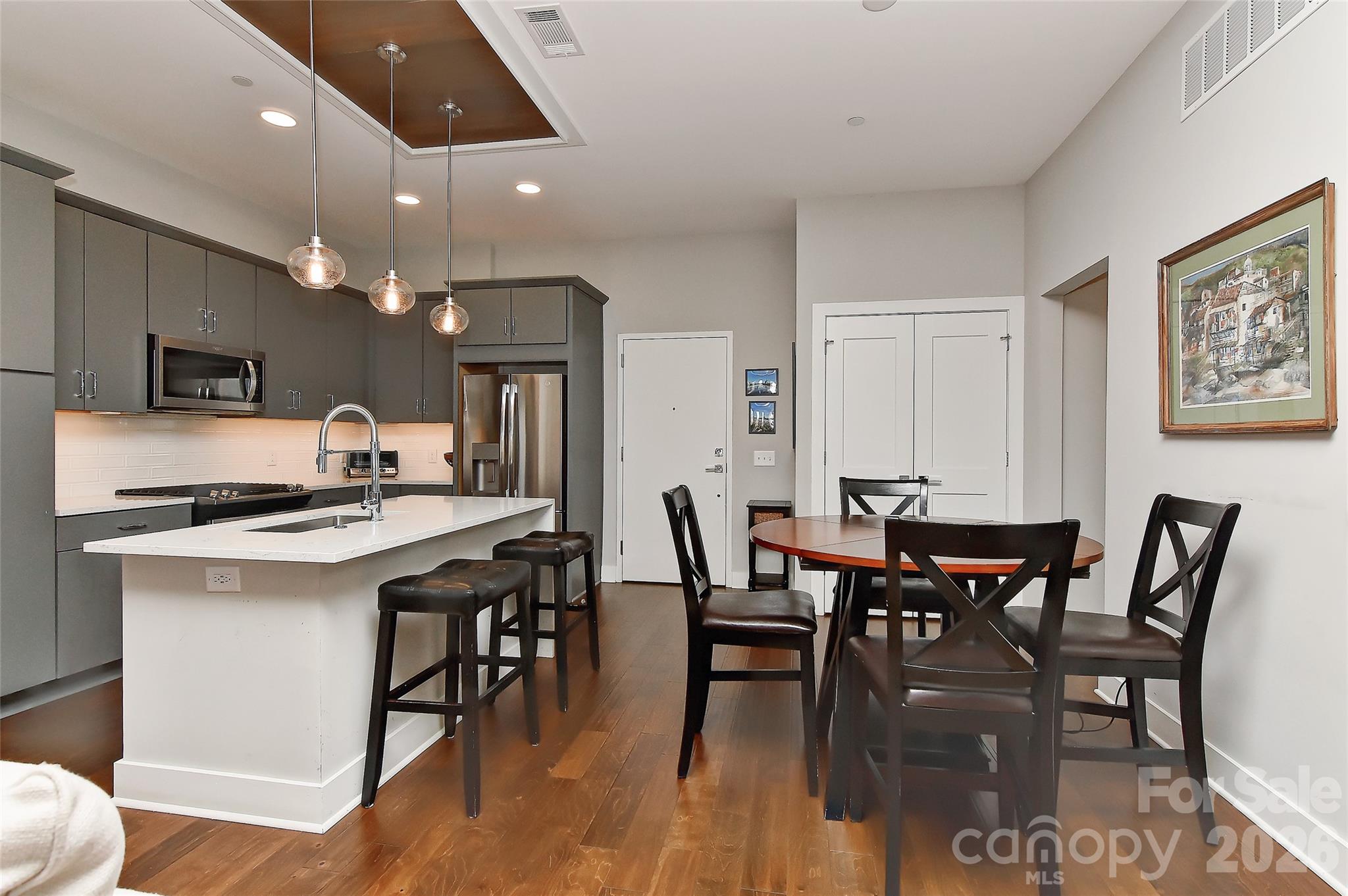 Condominium at 2401 Euclid Avenue, Charlotte, photo 14 of 52