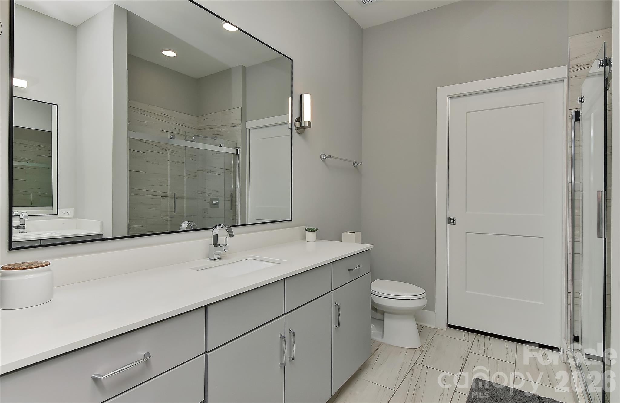 Condominium at 2401 Euclid Avenue, Charlotte, photo 28 of 52