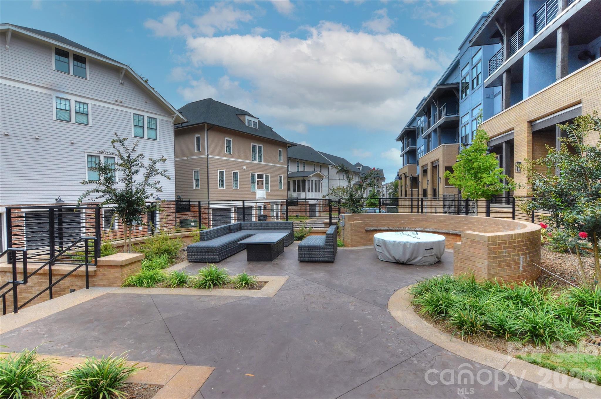 Condominium at 2401 Euclid Avenue, Charlotte, photo 45 of 52