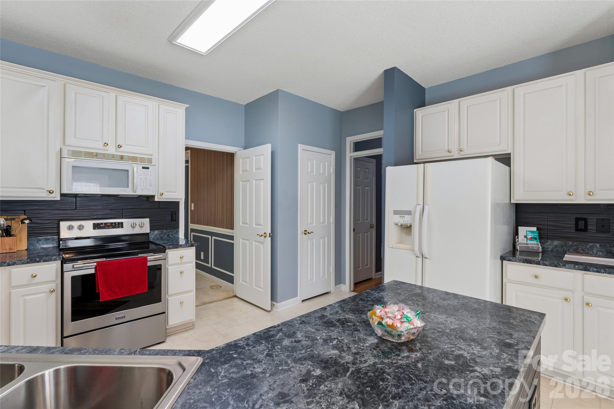 Single Family Residence at 11925 Little Stoney Court, Charlotte, photo 7 of 36