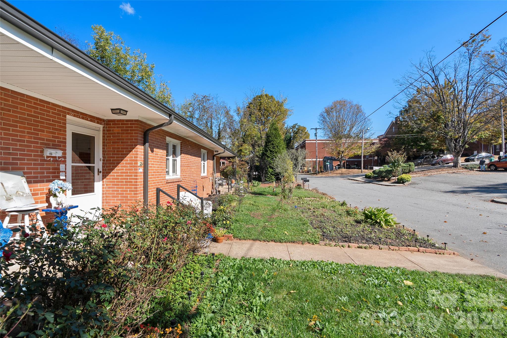 Fourplex at 152 Tate Street, Waynesville, photo 2 of 38