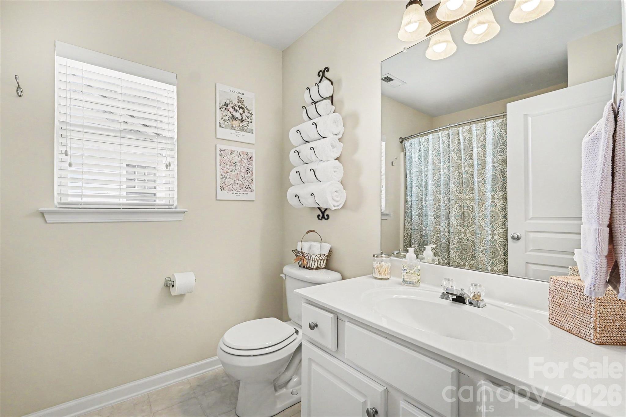 Single Family Residence at 1727 Crabapple Tree Lane, Charlotte, photo 15 of 40