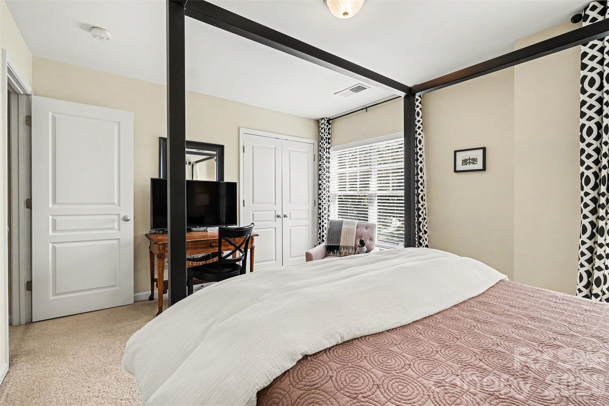 Single Family Residence at 1727 Crabapple Tree Lane, Charlotte, photo 24 of 40