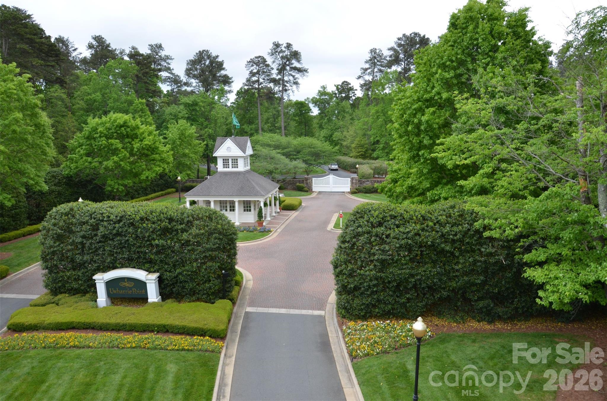 View of Old North State Entry Gate - 444 Millingport Lane, New London
