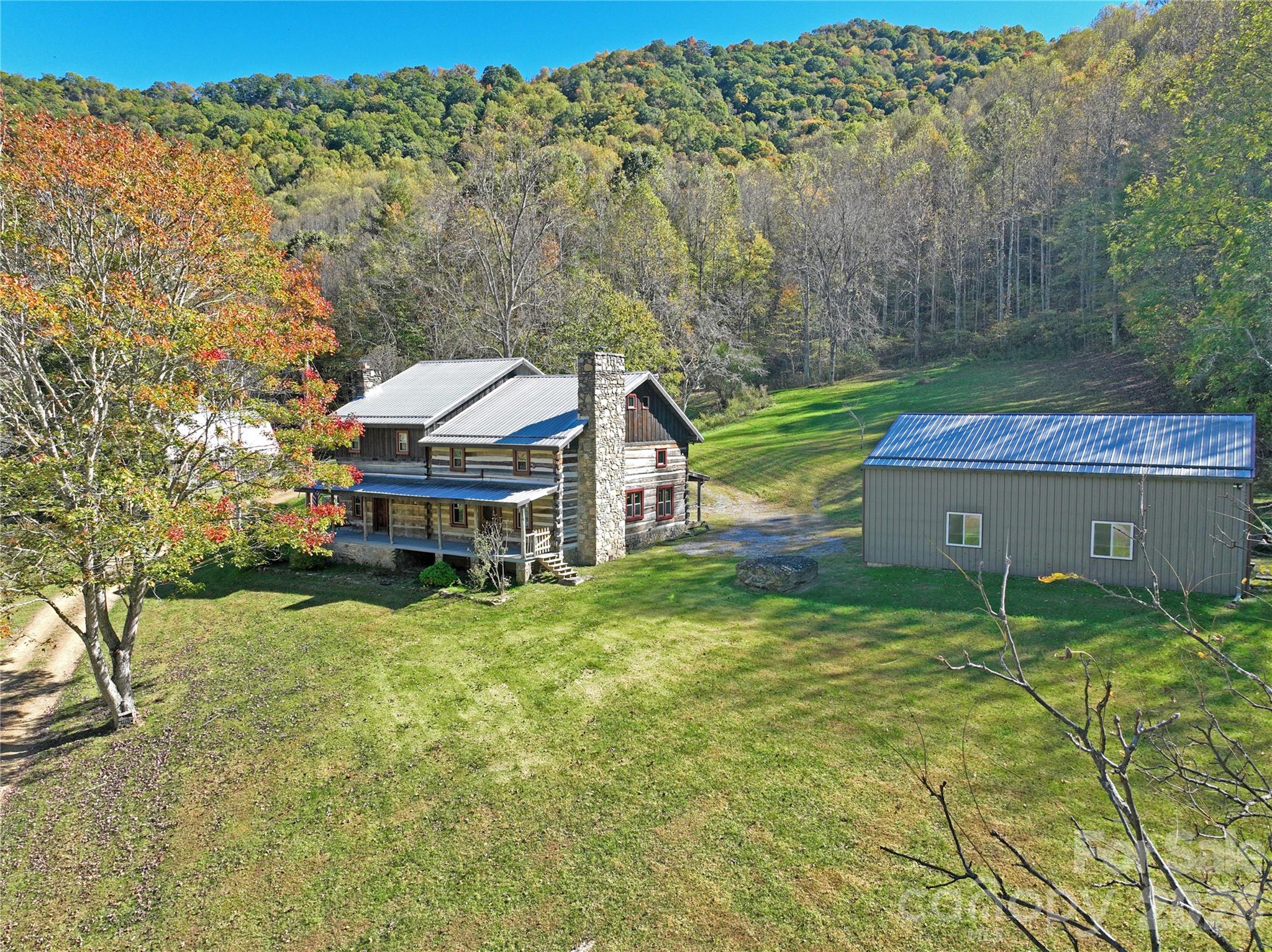 Pristine Log Cabin - 146 Gentry Farm Drive, Hot Springs