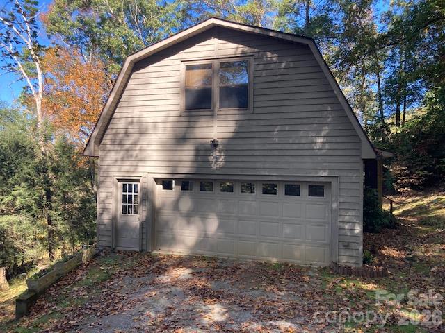 Large Double Garage - 92 Longridge Lane, Waynesville