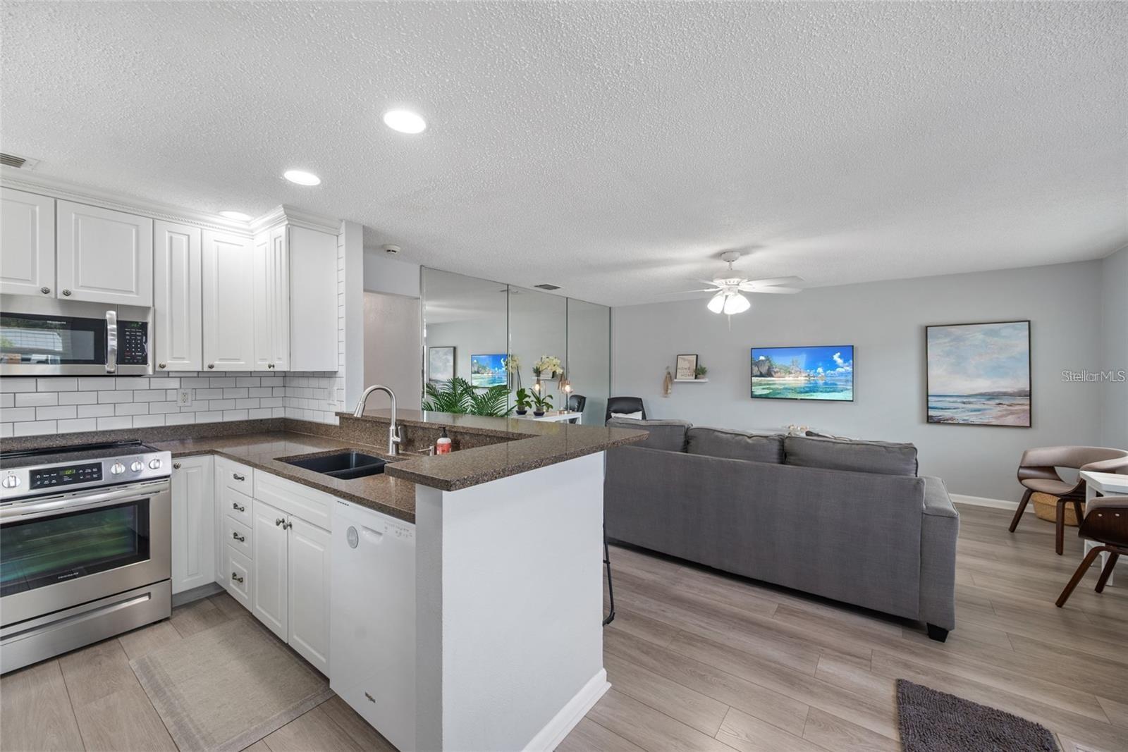 Condominium at 11837 BOYNTON LN #11837, NEW PORT RICHEY, photo 10 of 25
