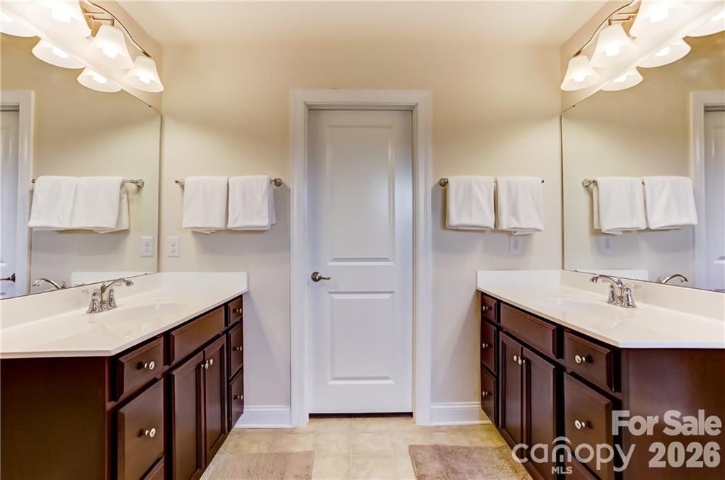 Single Family Residence at 8414 Early Bird Way, Mint Hill, photo 32 of 48