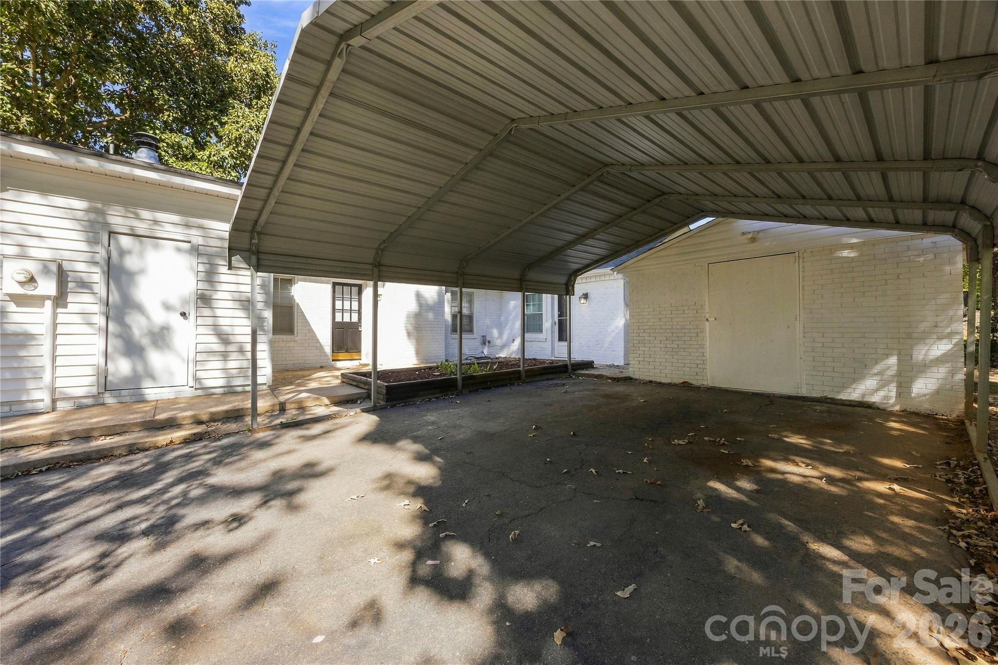Single Family Residence at 6500 Woodfield Drive, Charlotte, photo 22 of 29