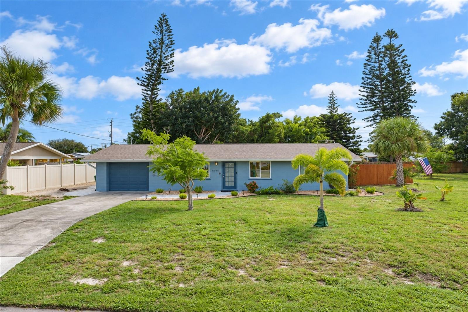 1545 BARBARA PL