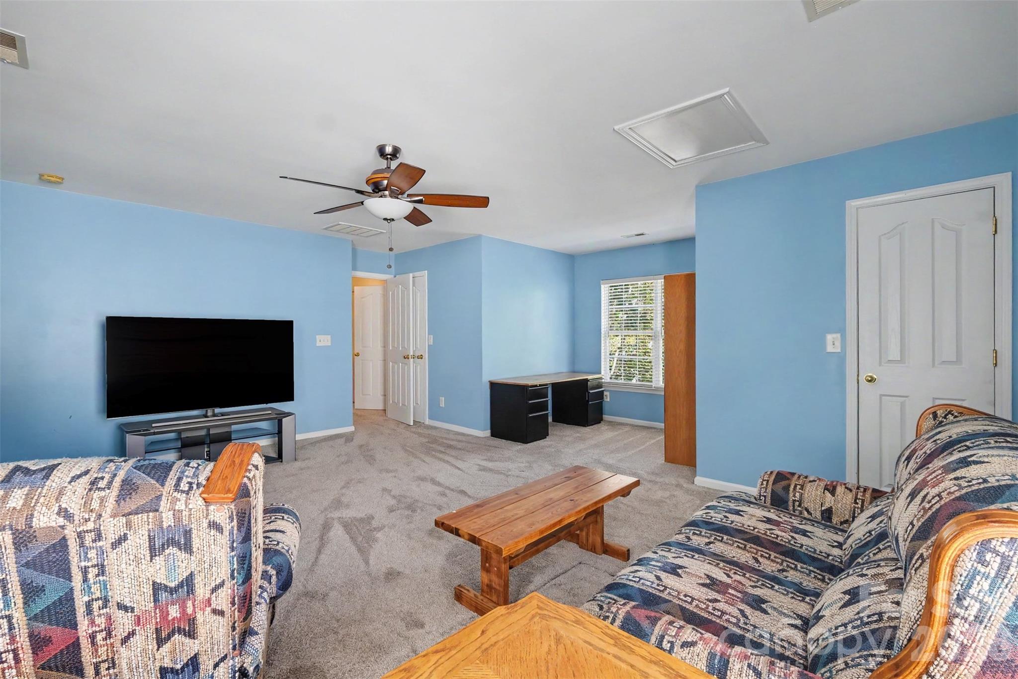 Single Family Residence at 14412 Laurel Tree Lane, Huntersville, photo 20 of 46