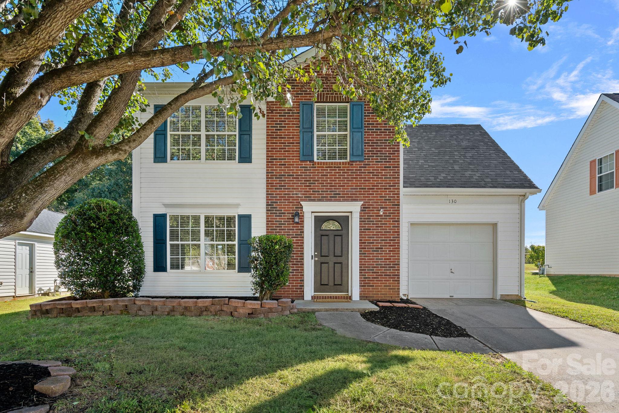 Single Family Residence at 130 Camforth Drive, Mooresville, photo 2 of 32