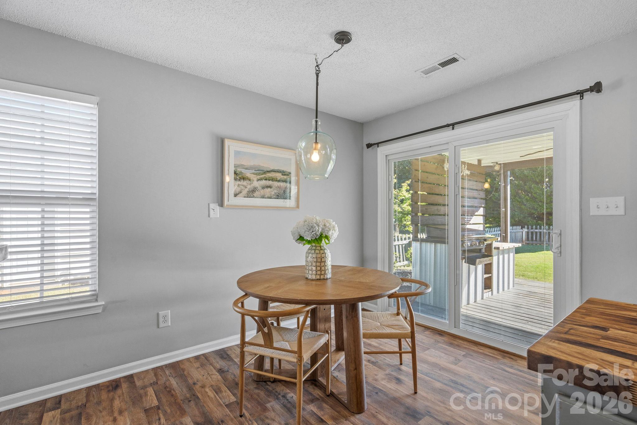 Dining area - 130 Camforth Drive, Mooresville