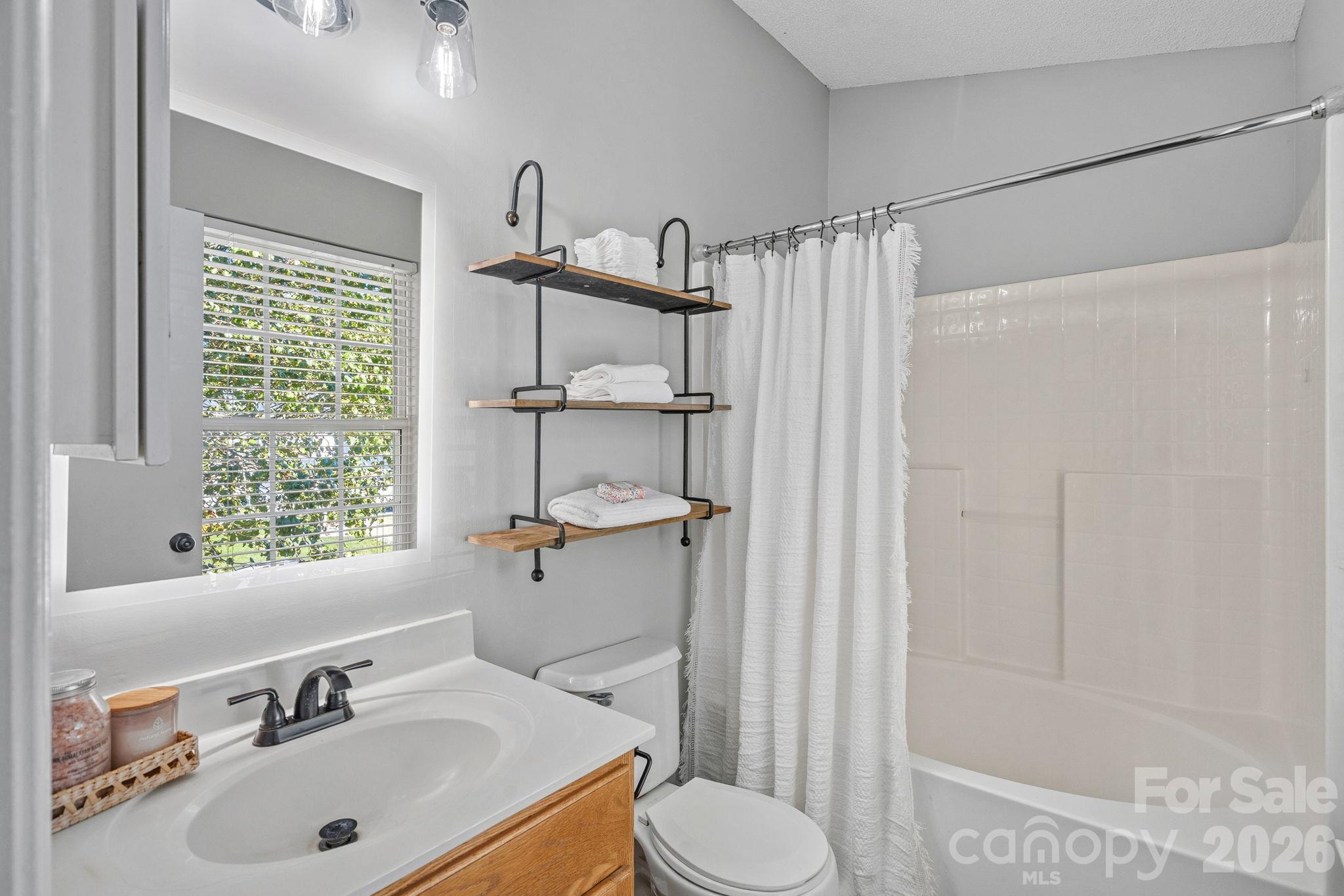 Primary bathroom - 130 Camforth Drive, Mooresville