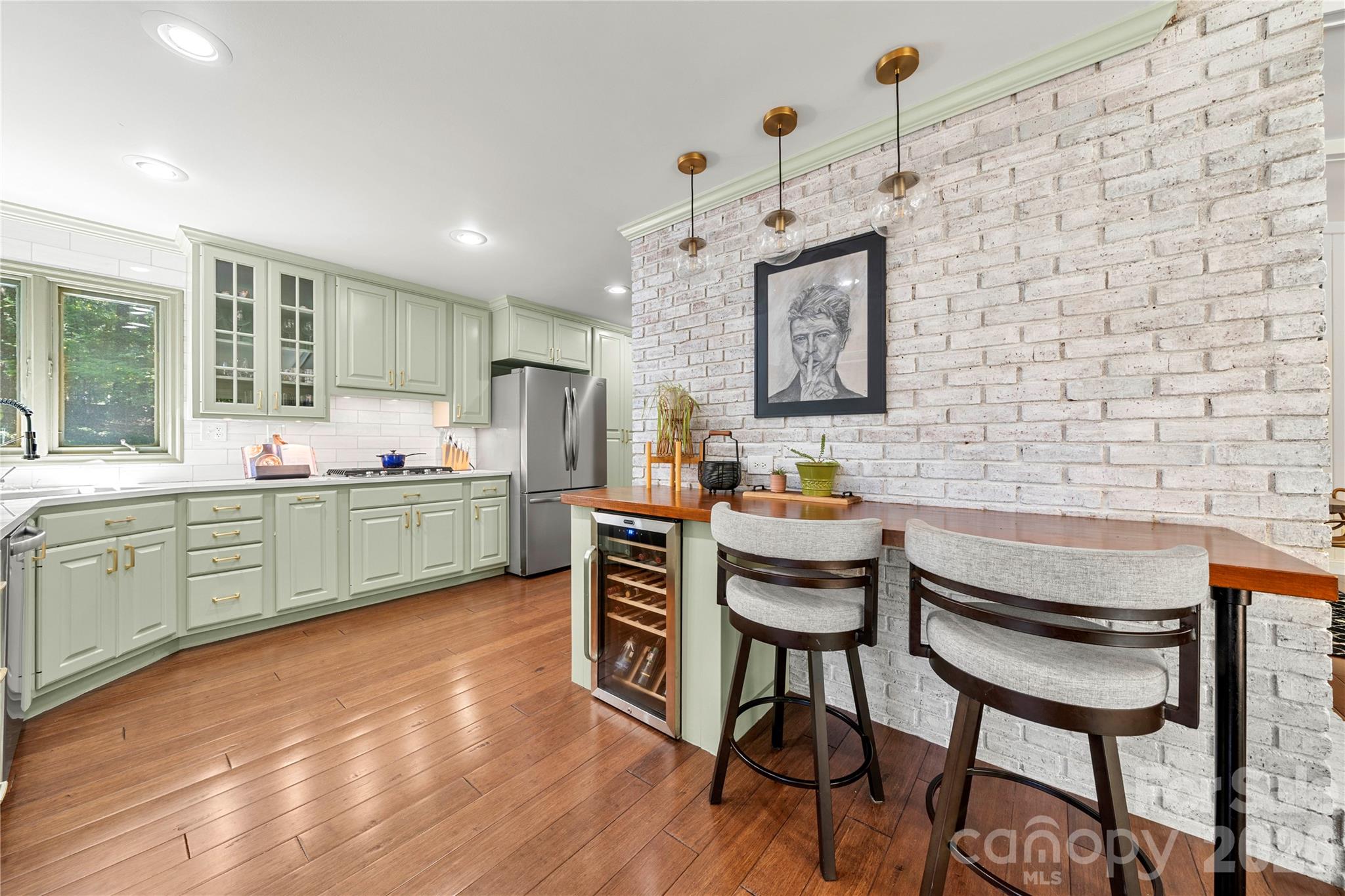 Single Family Residence at 6 Oakwood Court, Clover, photo 7 of 35