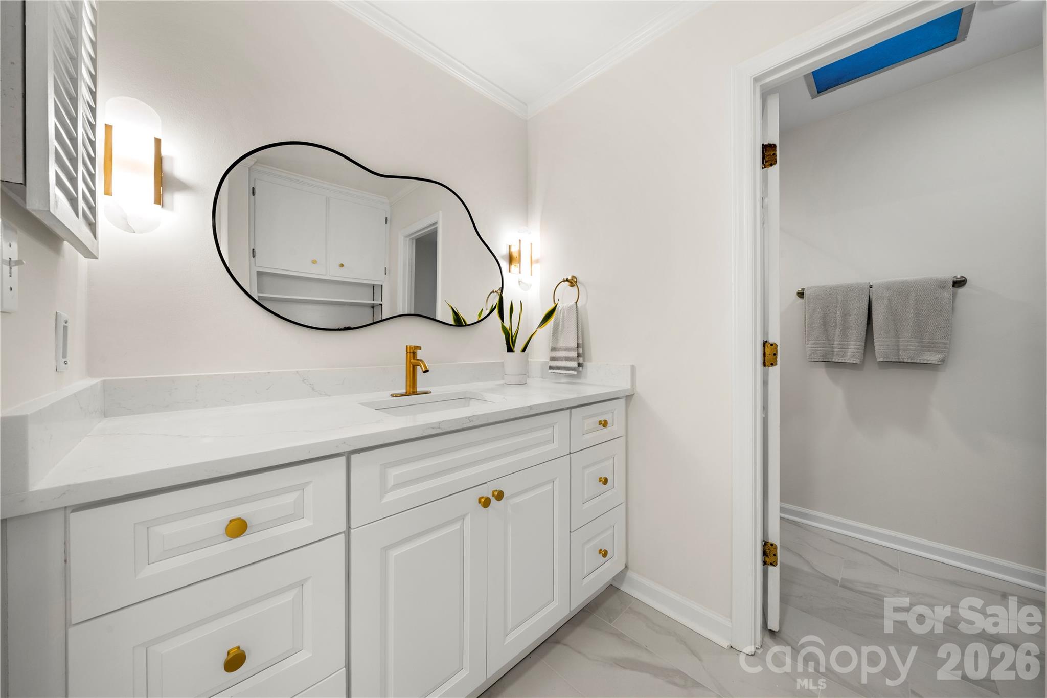 Single Family Residence at 6 Oakwood Court, Clover, photo 19 of 35