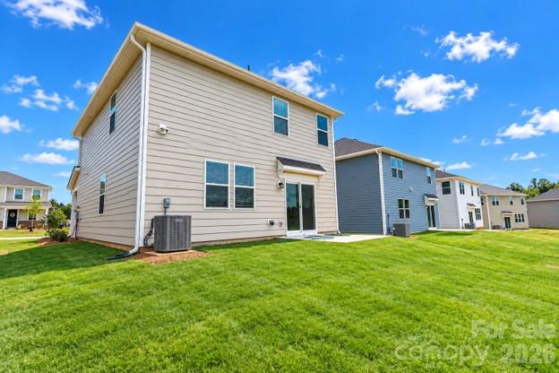 Single Family Residence at 4999 Twin River Drive, Denver, photo 4 of 44