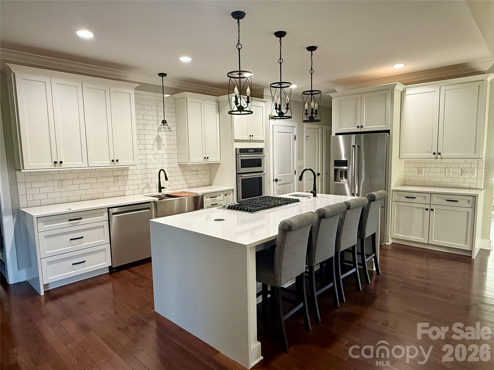 Single Family Residence at 3704 9th Street Court NE, Hickory, photo 2 of 18