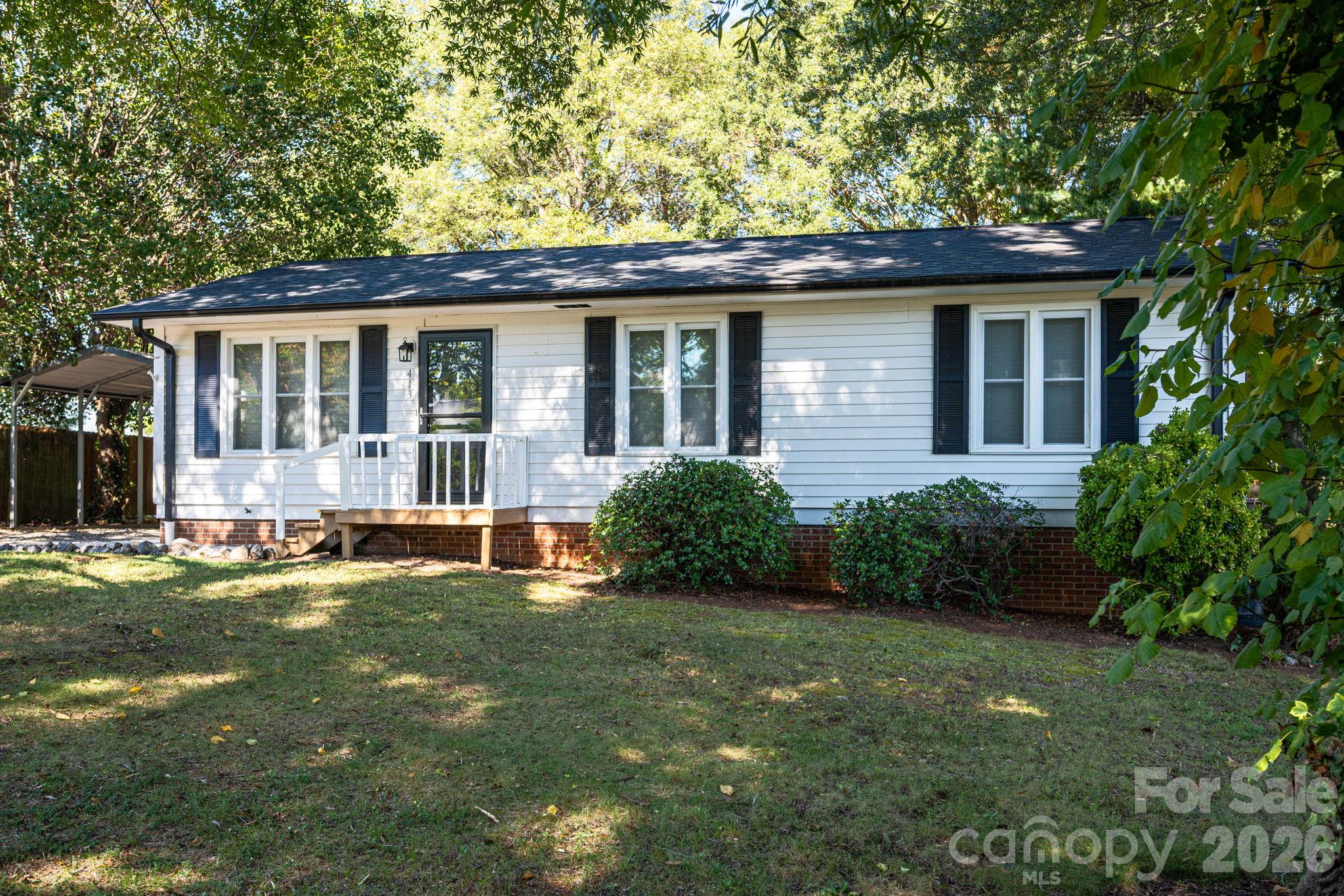 Single Family Residence at 413 E Klutz Street, Maiden, photo 7 of 38