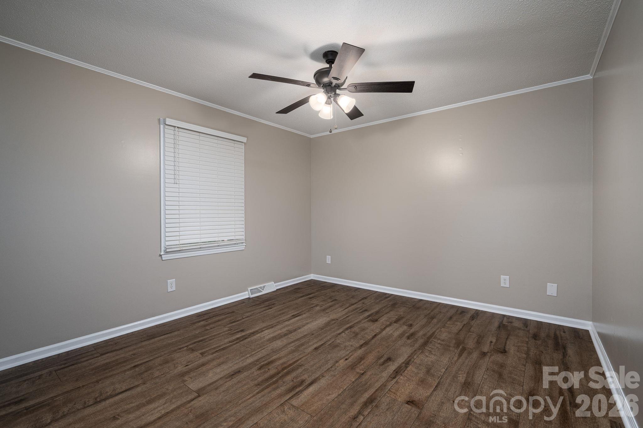 Single Family Residence at 413 E Klutz Street, Maiden, photo 12 of 38