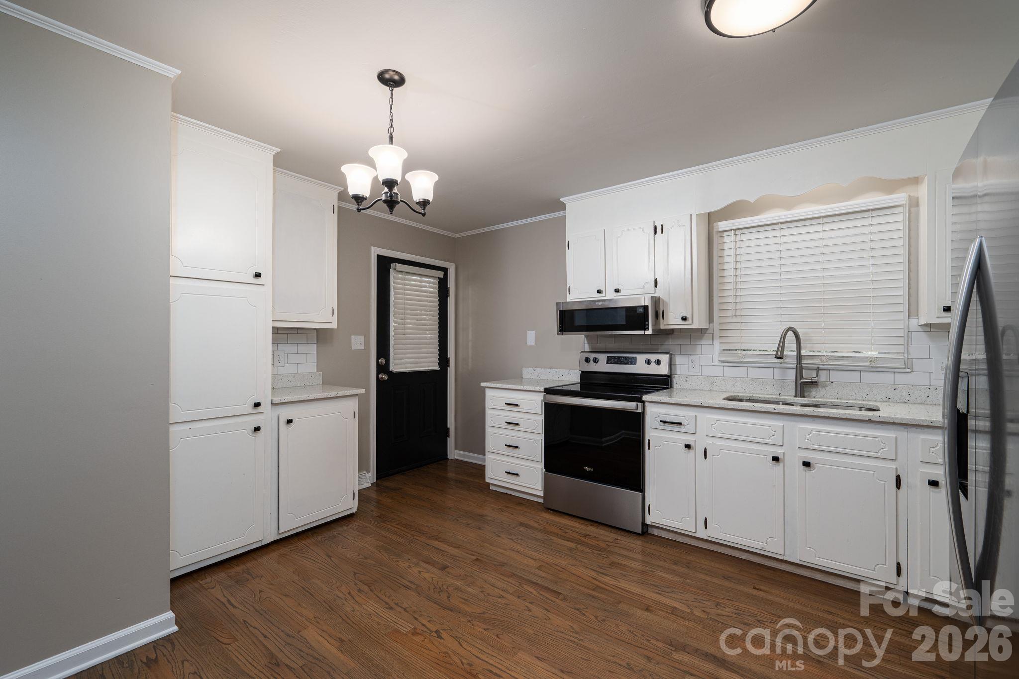 Single Family Residence at 413 E Klutz Street, Maiden, photo 22 of 38