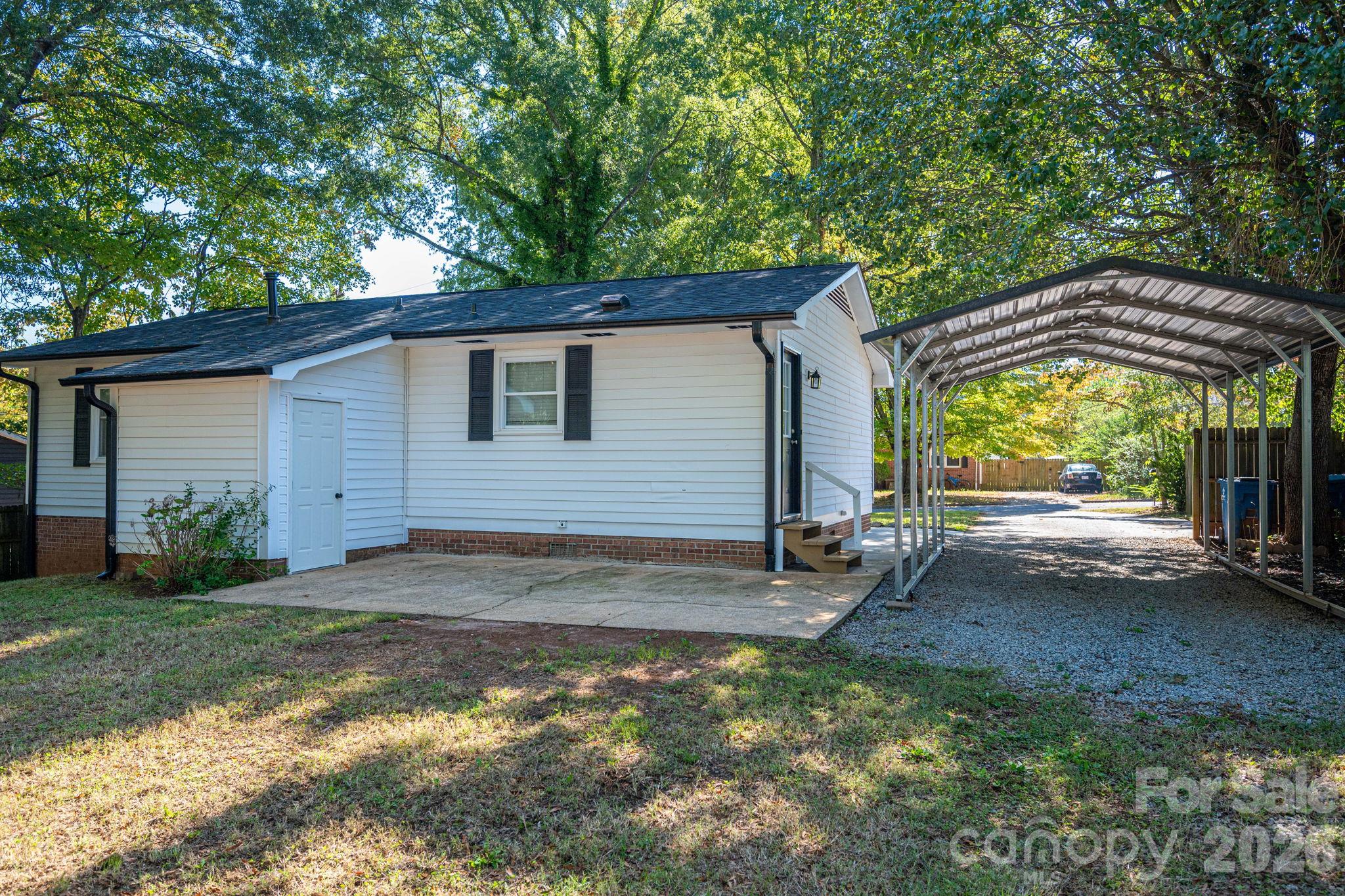 Single Family Residence at 413 E Klutz Street, Maiden, photo 31 of 38