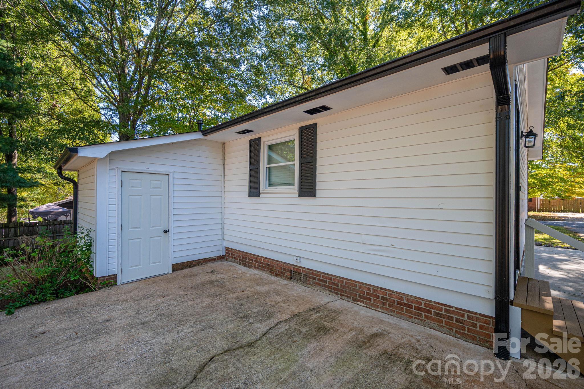 Single Family Residence at 413 E Klutz Street, Maiden, photo 33 of 38