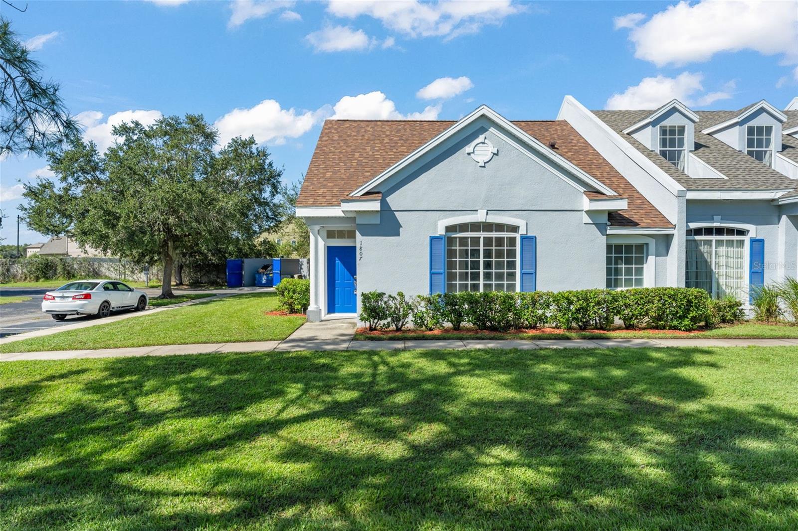 1807 ISLAND WALK DR