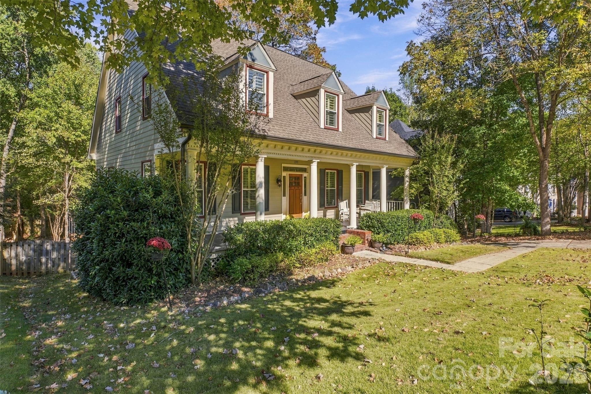 Single Family Residence at 223 N Brackenbury Lane, Charlotte, photo 15 of 49