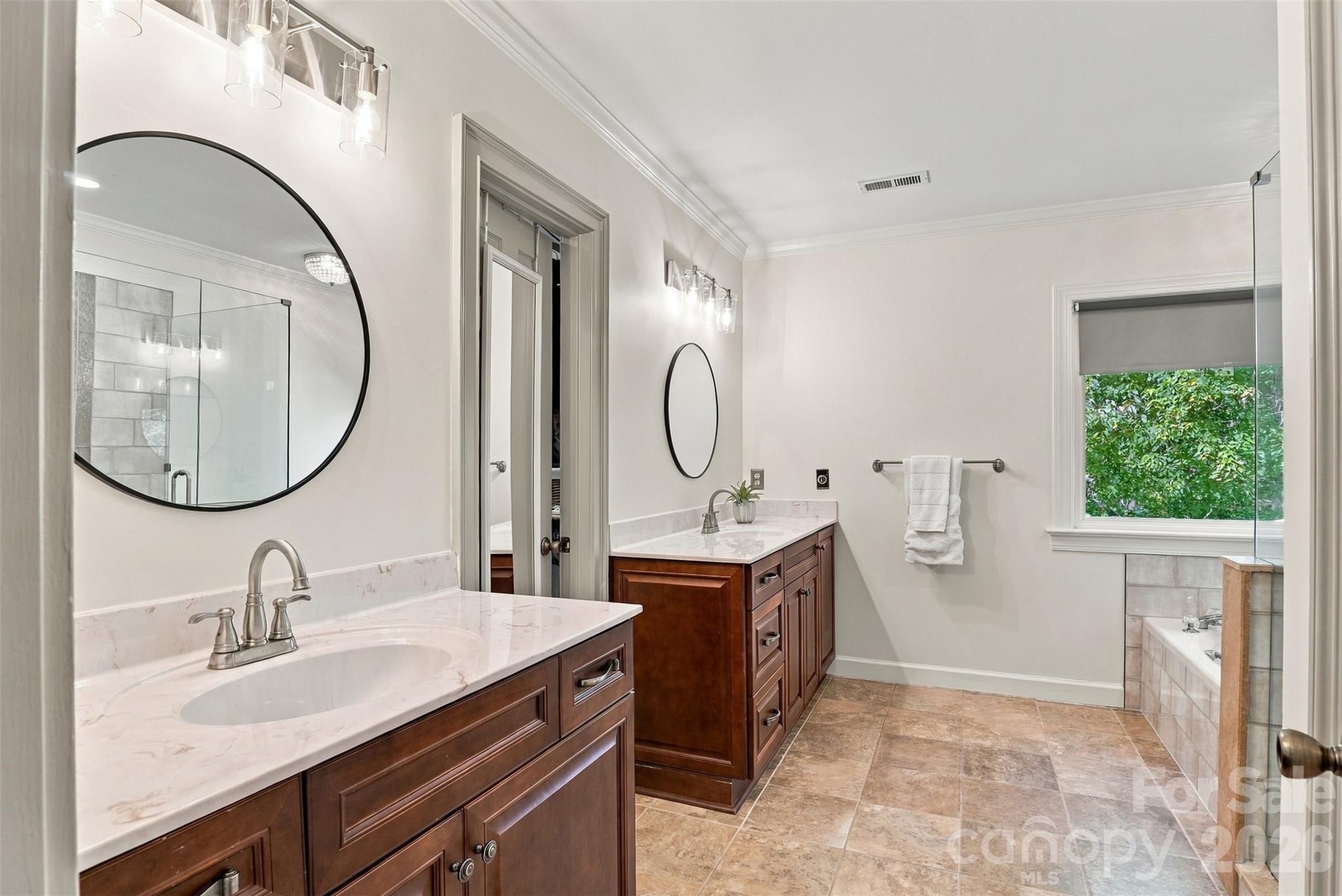 Single Family Residence at 223 N Brackenbury Lane, Charlotte, photo 32 of 49