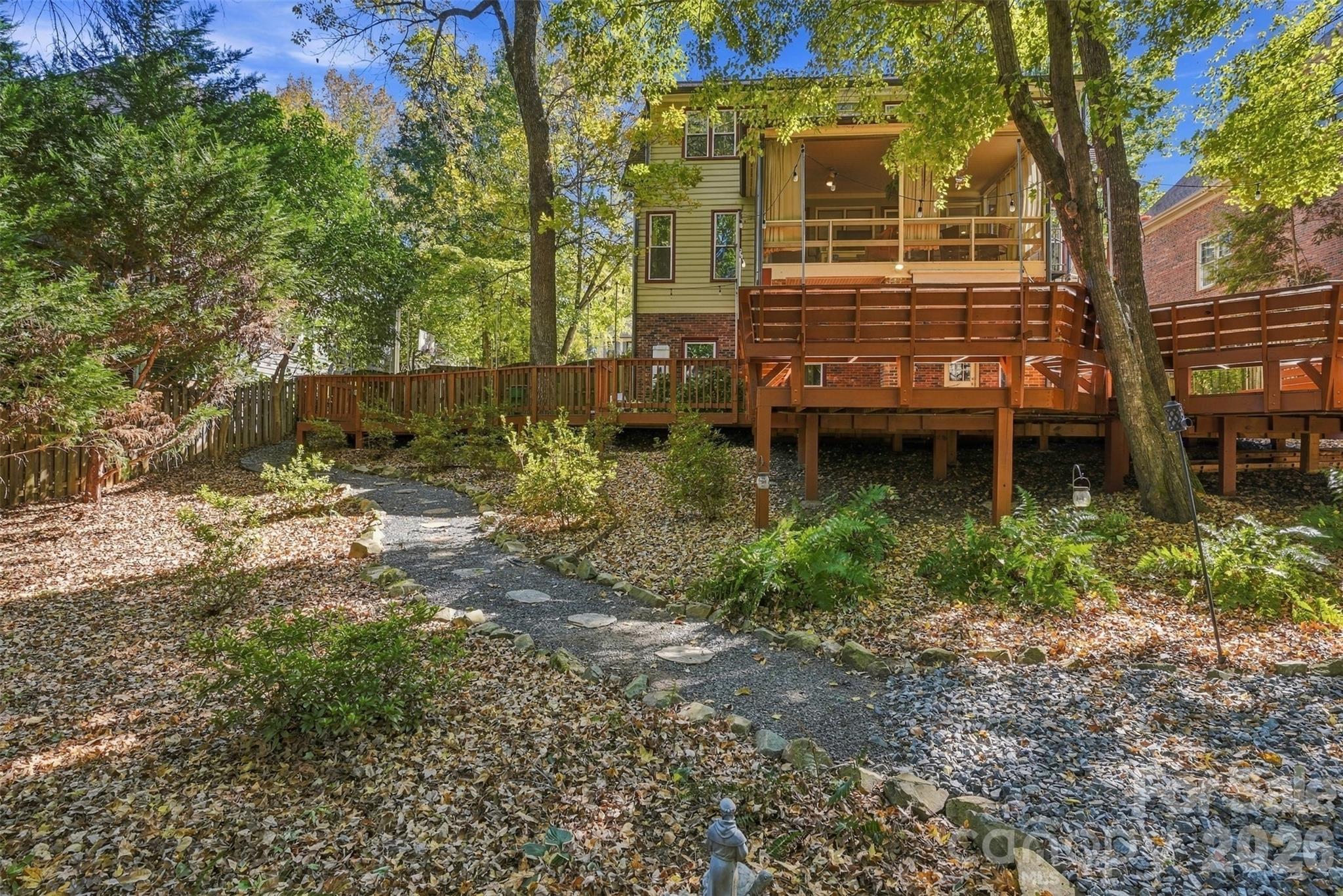 Single Family Residence at 223 N Brackenbury Lane, Charlotte, photo 46 of 49