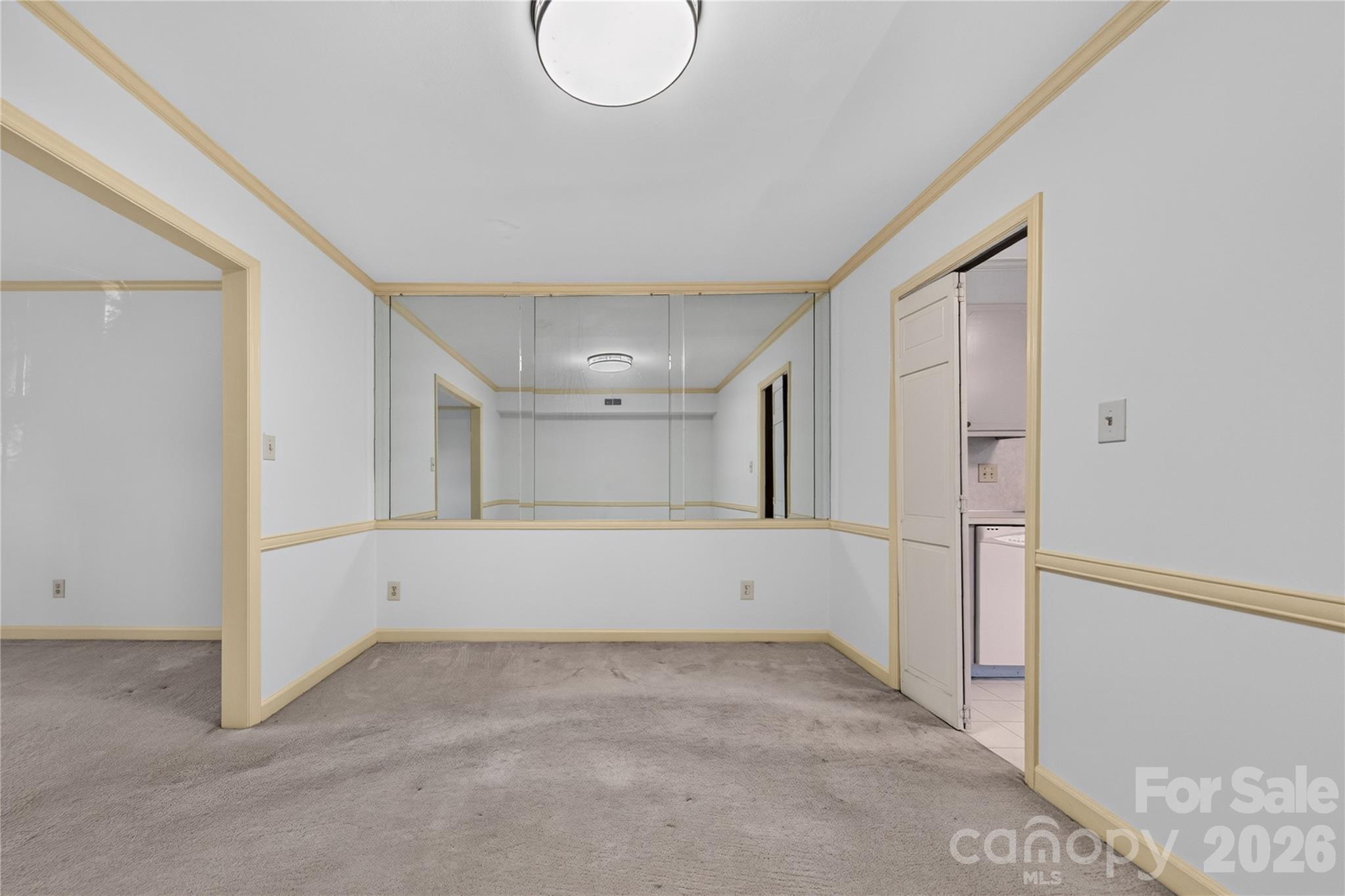 Townhouse at 6869 Dumbarton Drive, Charlotte, photo 6 of 25