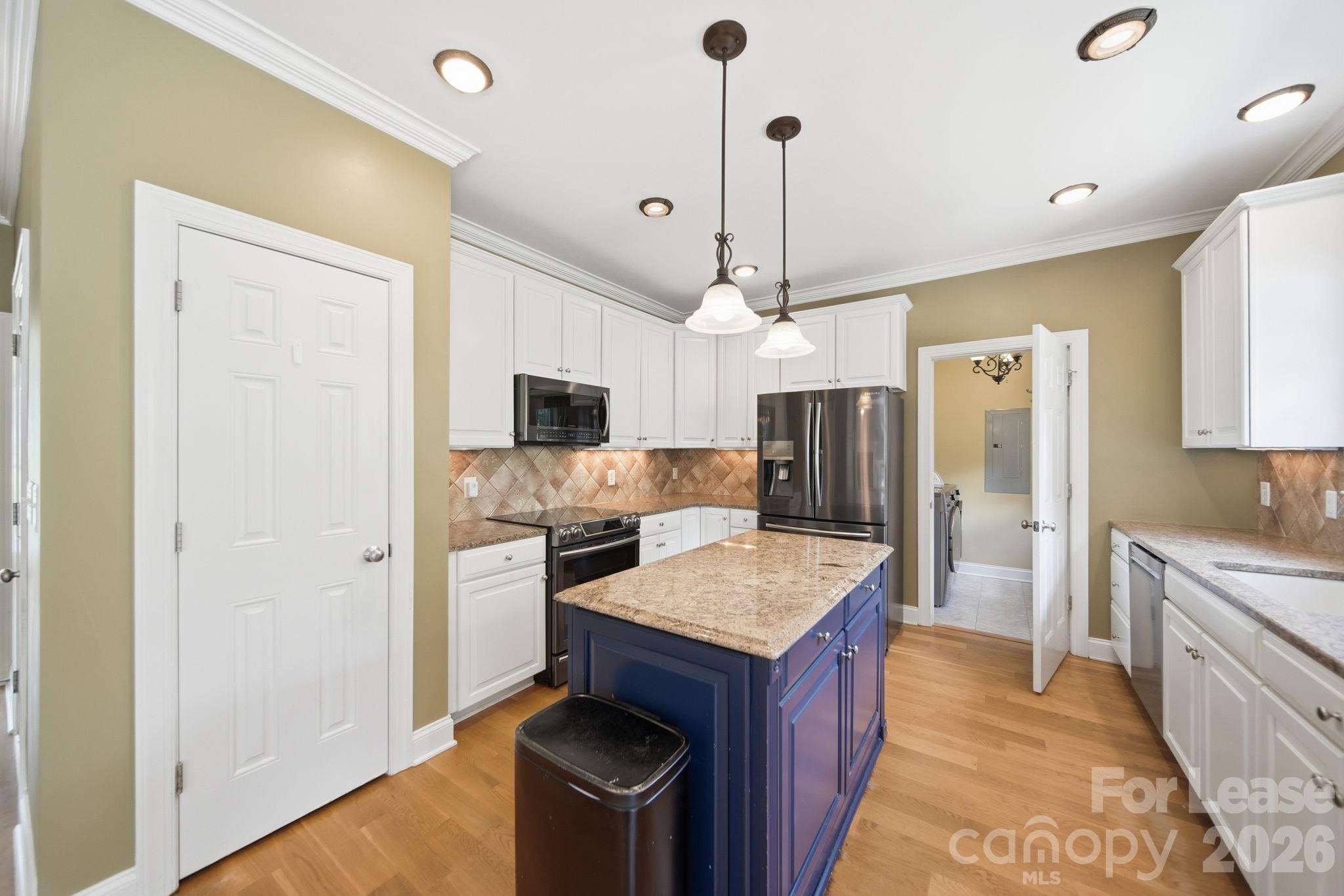 Single Family Residence at 7107 Nesbit Road, Waxhaw, photo 11 of 33