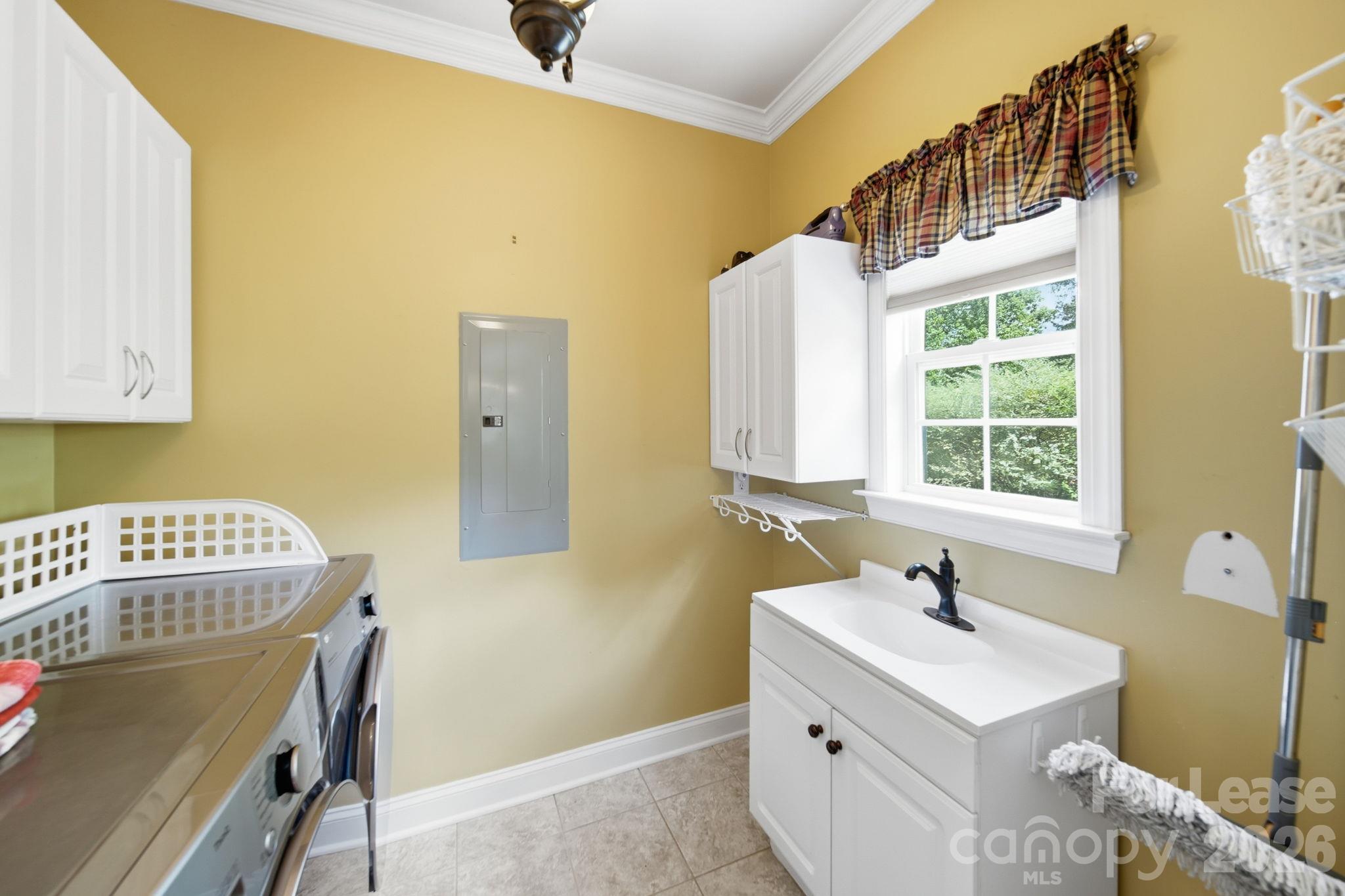 Single Family Residence at 7107 Nesbit Road, Waxhaw, photo 13 of 33