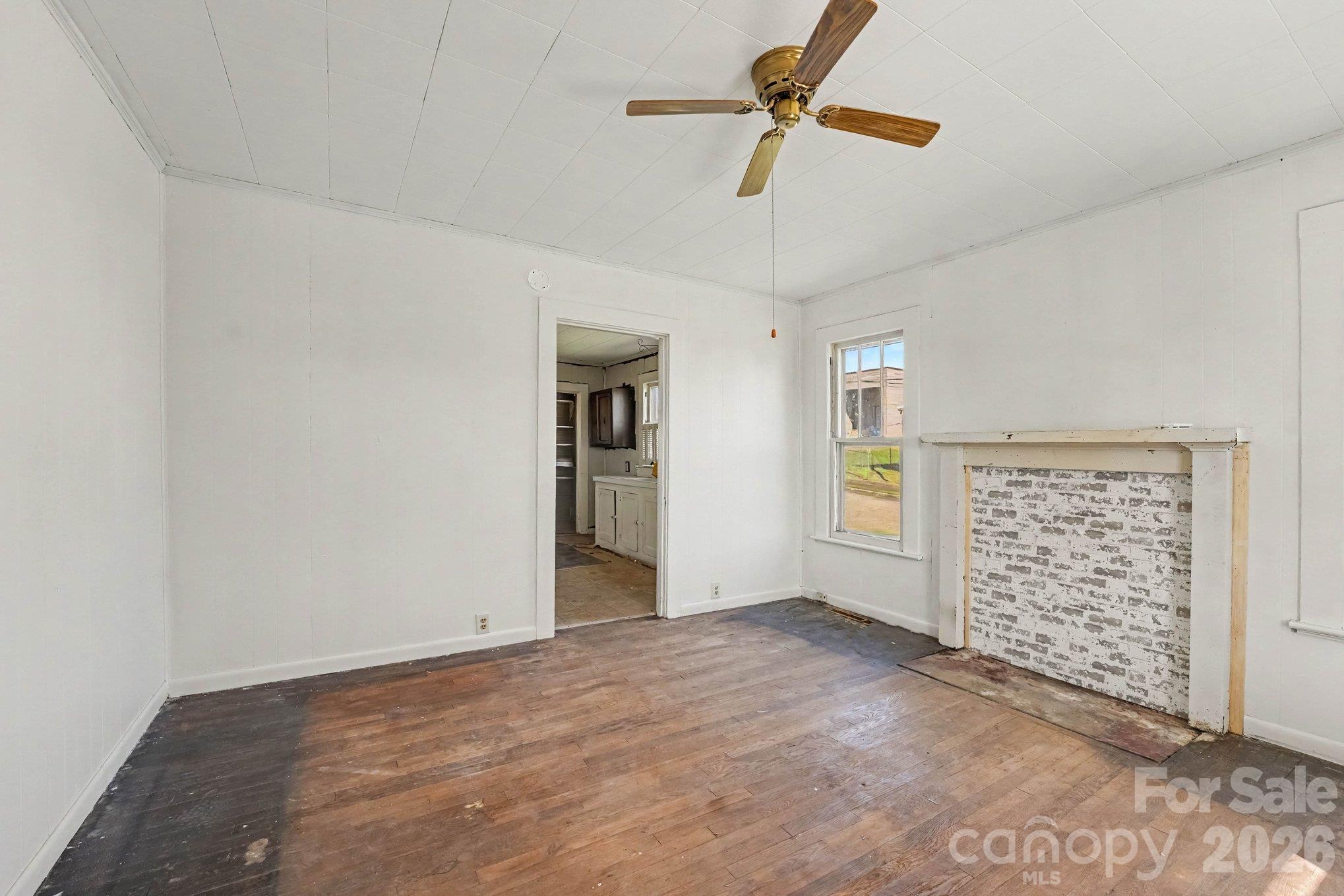 Single Family Residence at 216 N Brady Avenue, Newton, photo 9 of 23