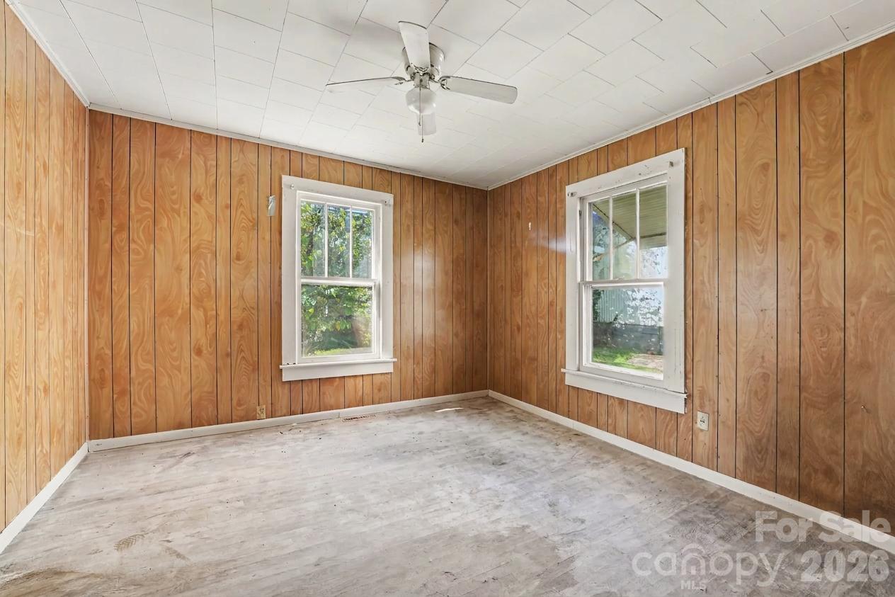 Single Family Residence at 216 N Brady Avenue, Newton, photo 14 of 23