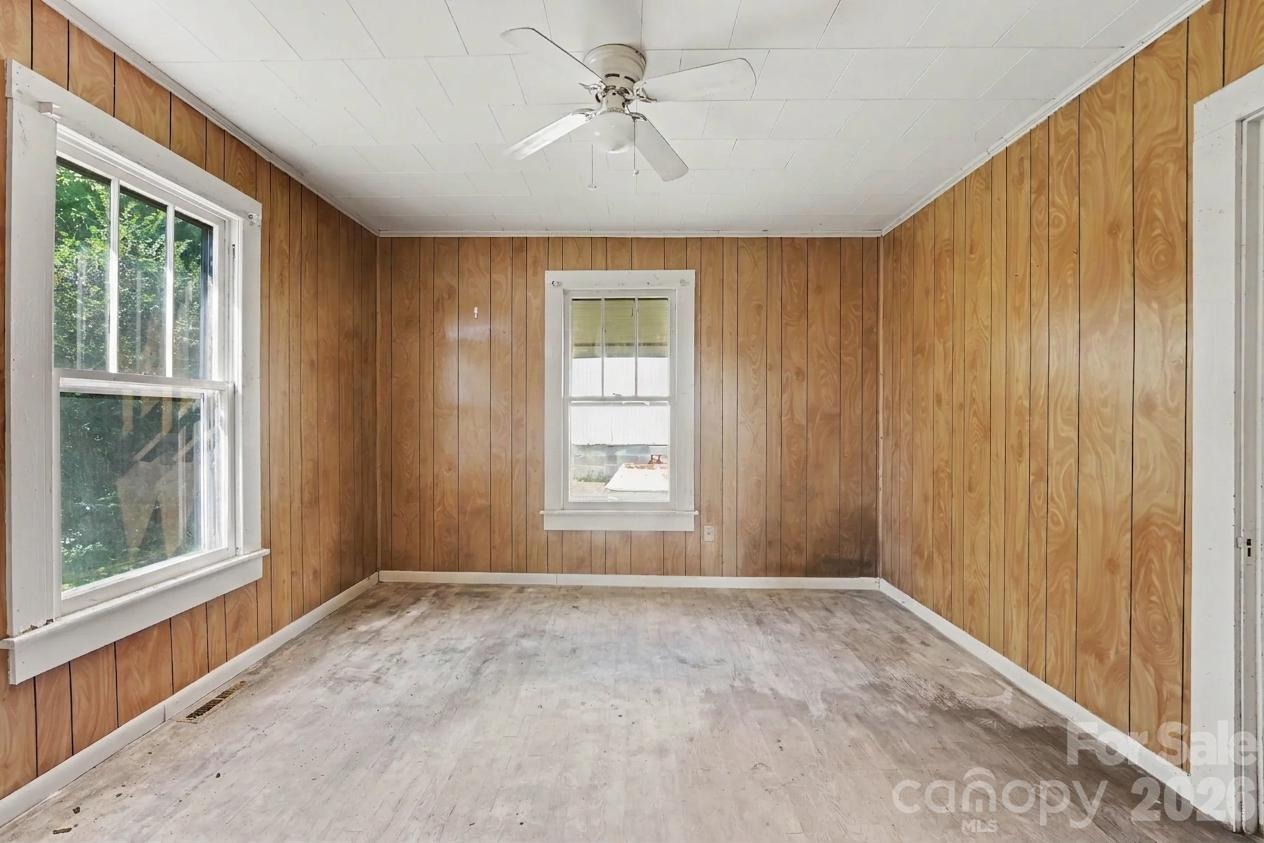 Single Family Residence at 216 N Brady Avenue, Newton, photo 16 of 23