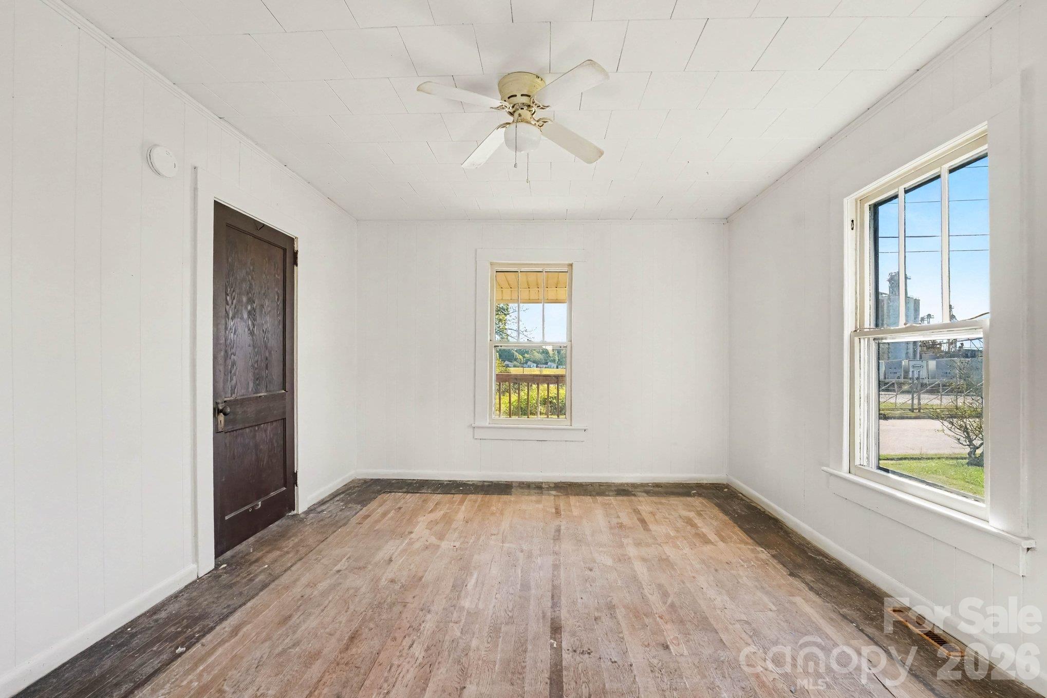 Single Family Residence at 216 N Brady Avenue, Newton, photo 19 of 23