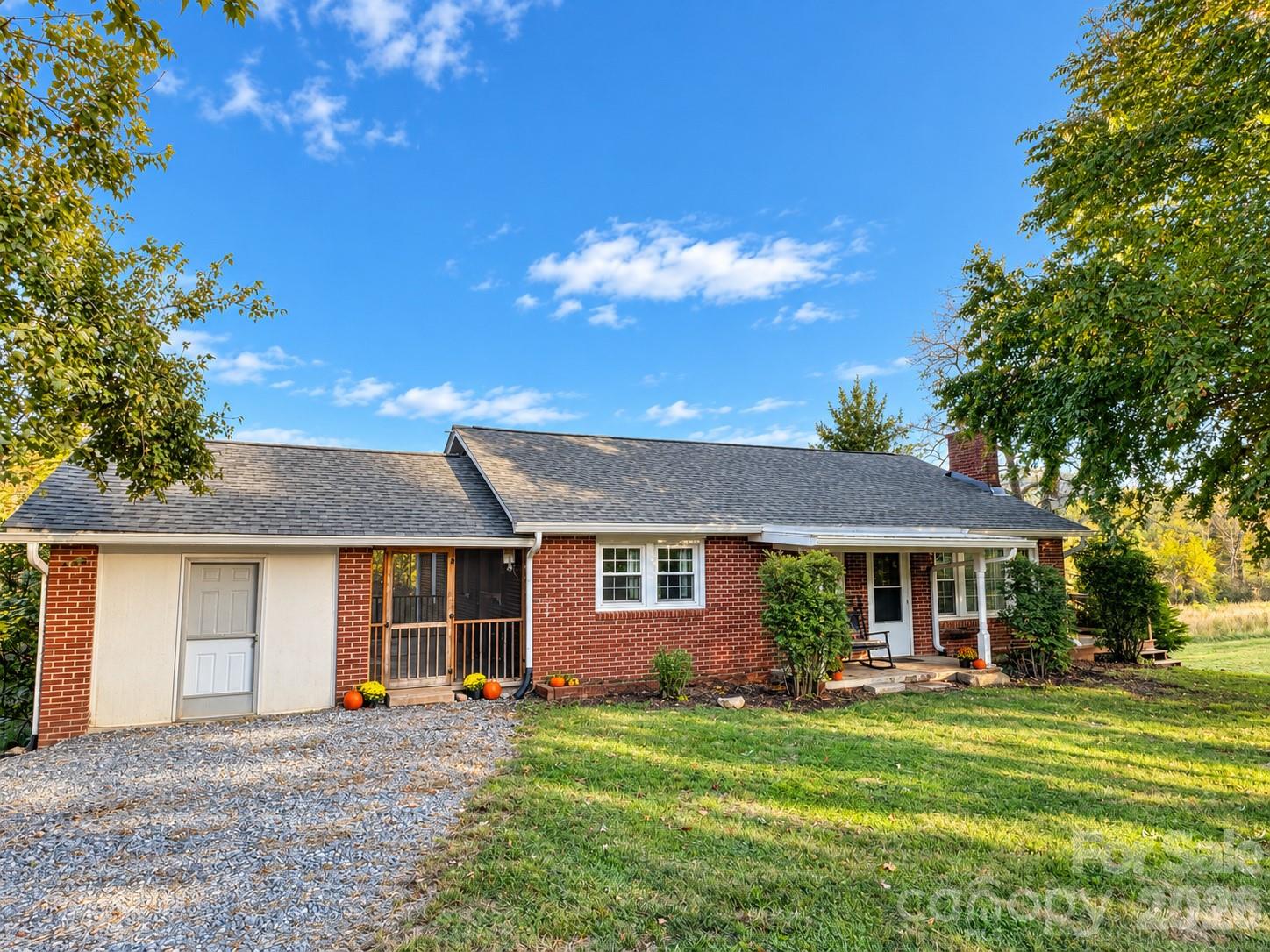 Lovely Rancher - 683 McDaniel Road, Lake Lure