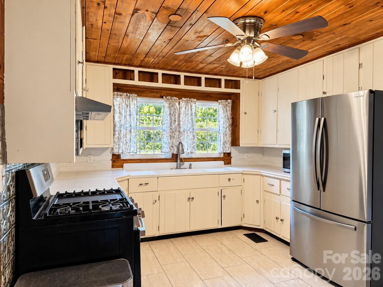 Updated kitchen - 683 McDaniel Road, Lake Lure