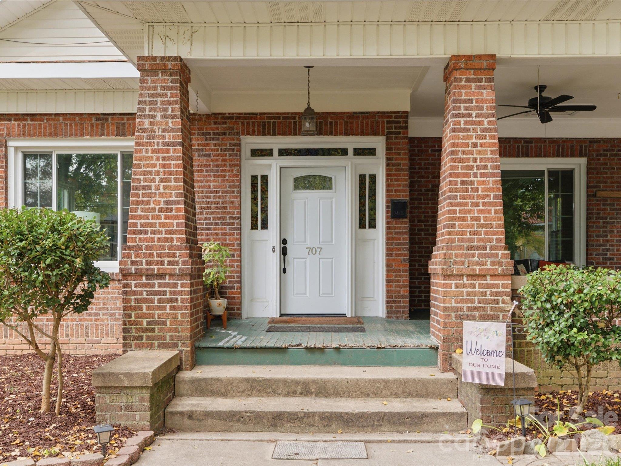 Single Family Residence at 707 S York Street, Gastonia, photo 7 of 89