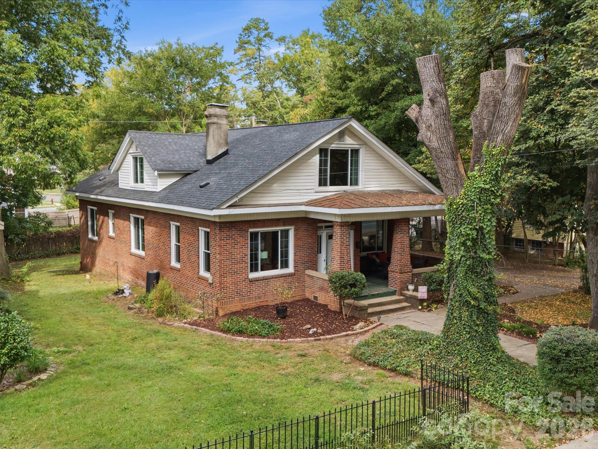 Single Family Residence at 707 S York Street, Gastonia, photo 81 of 89