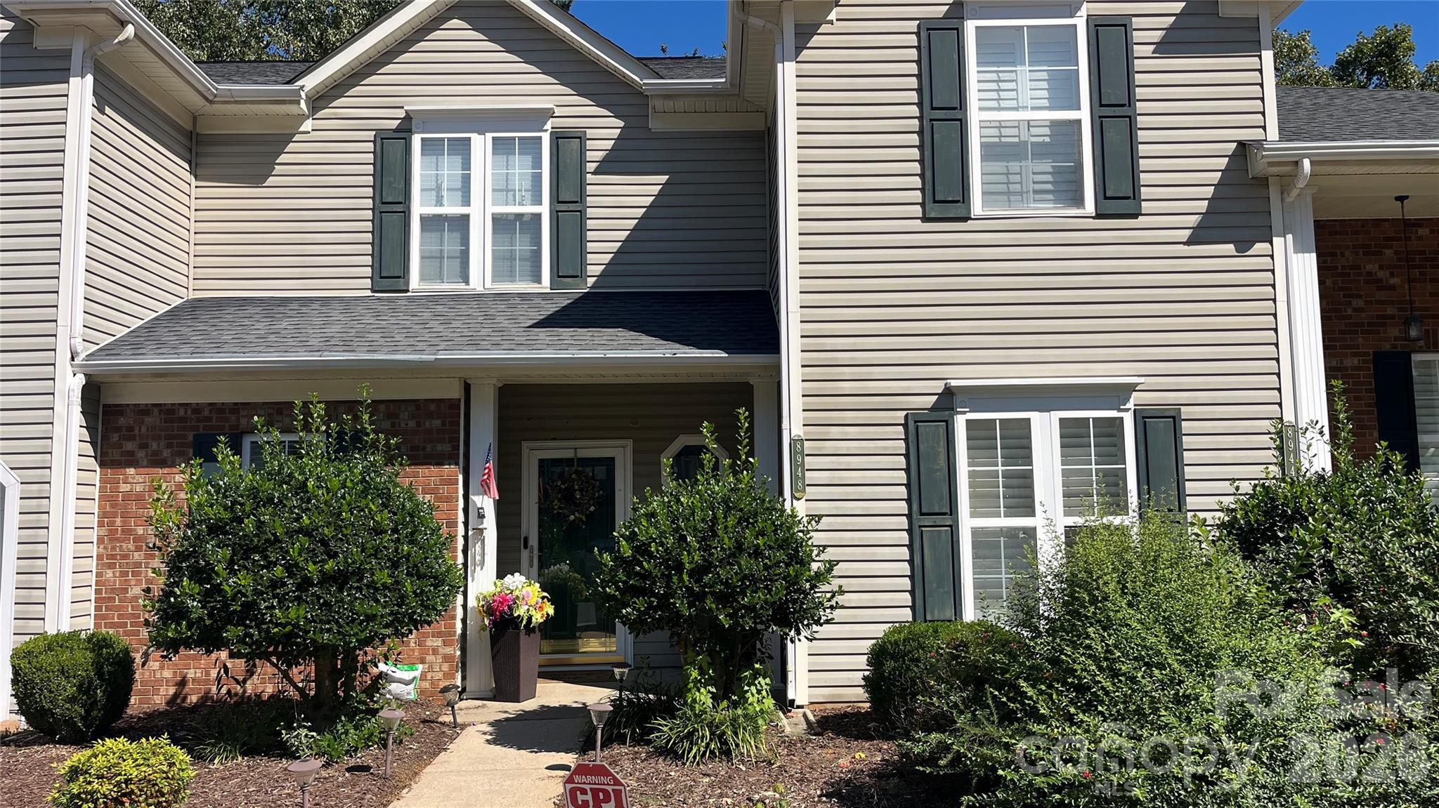 Townhouse at 8948 Cinnabay Drive, Charlotte, photo 3 of 31