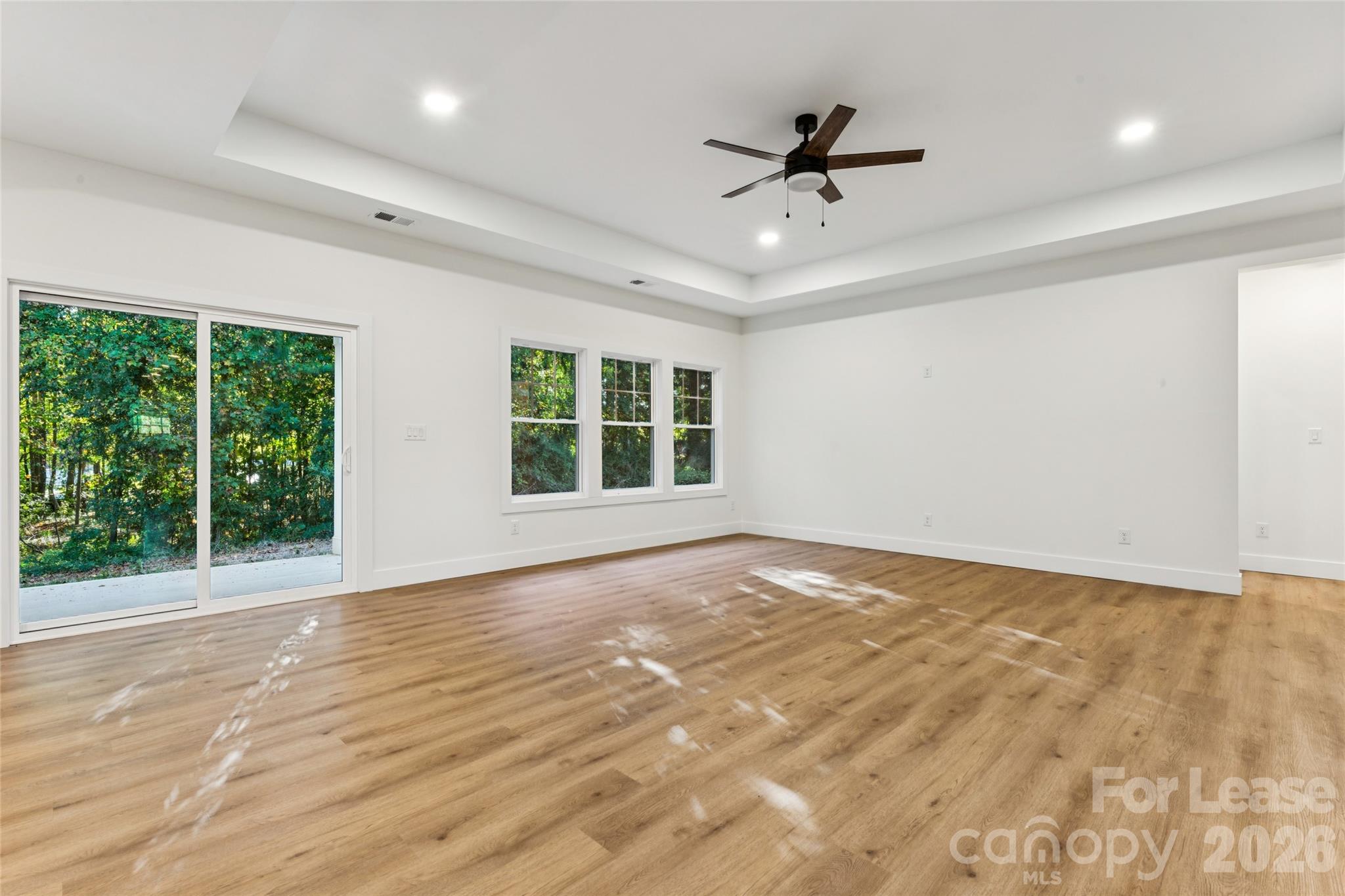Living room and breakfast area - 11924 Crabapple Lane, Huntersville