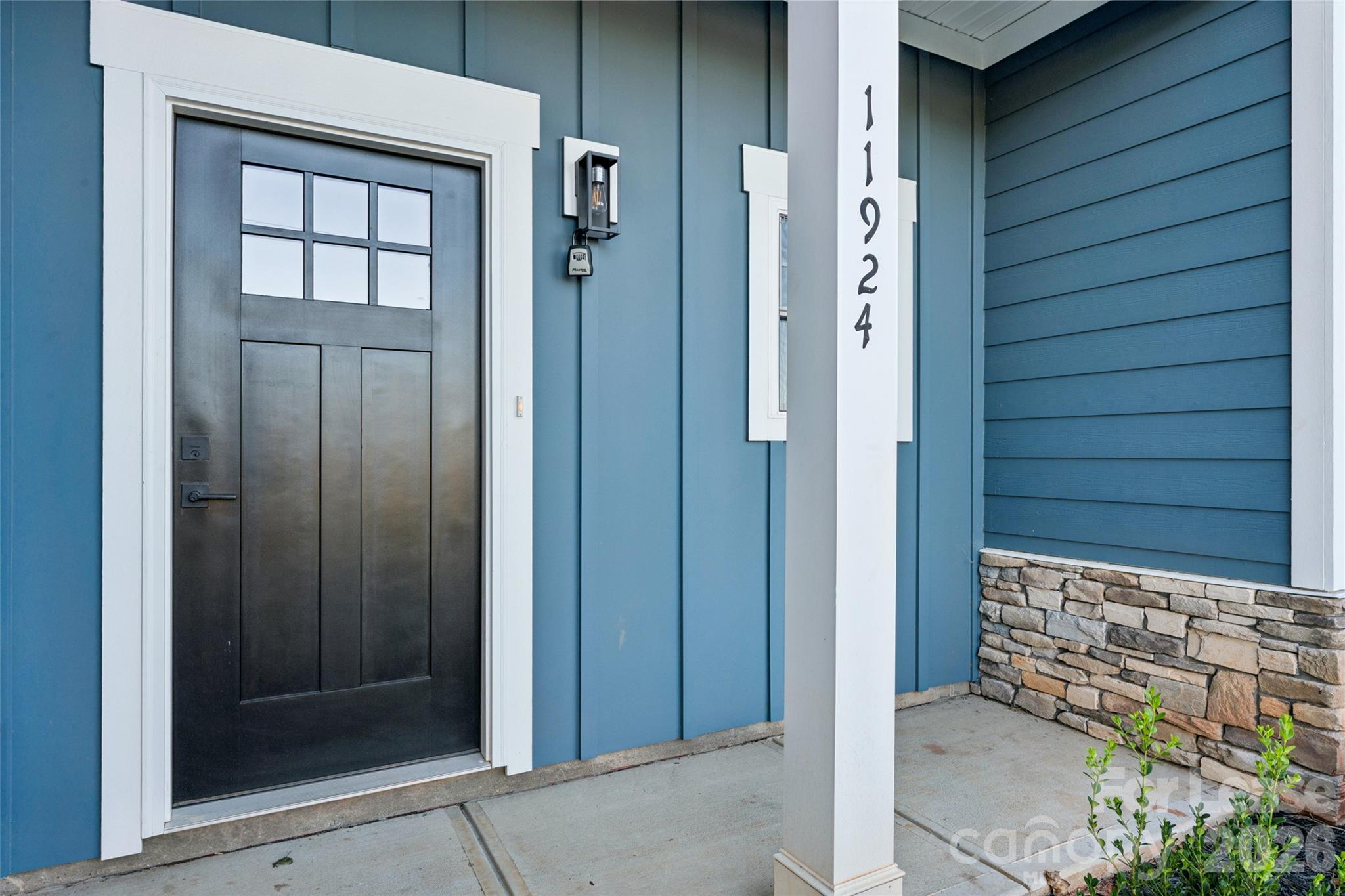 Covered front porch - 11924 Crabapple Lane, Huntersville