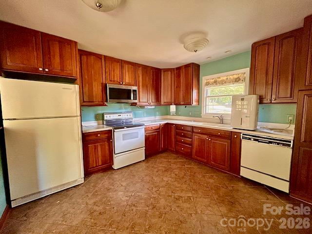 Kitchen - 14 Valle Vista Drive, Asheville