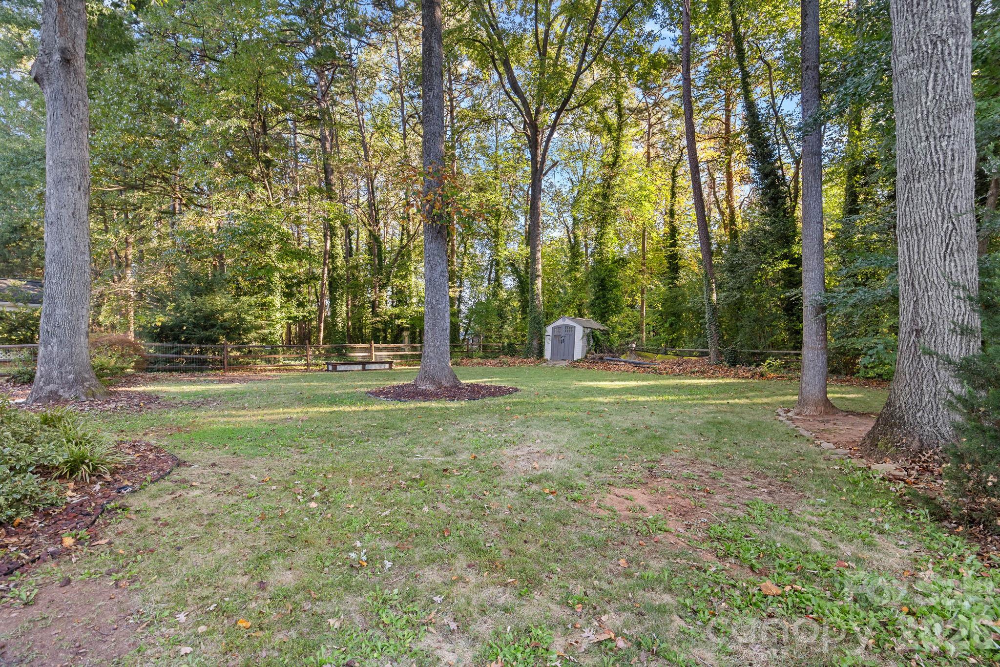 Single Family Residence at 135 Southhaven Drive, Mooresville, photo 29 of 35