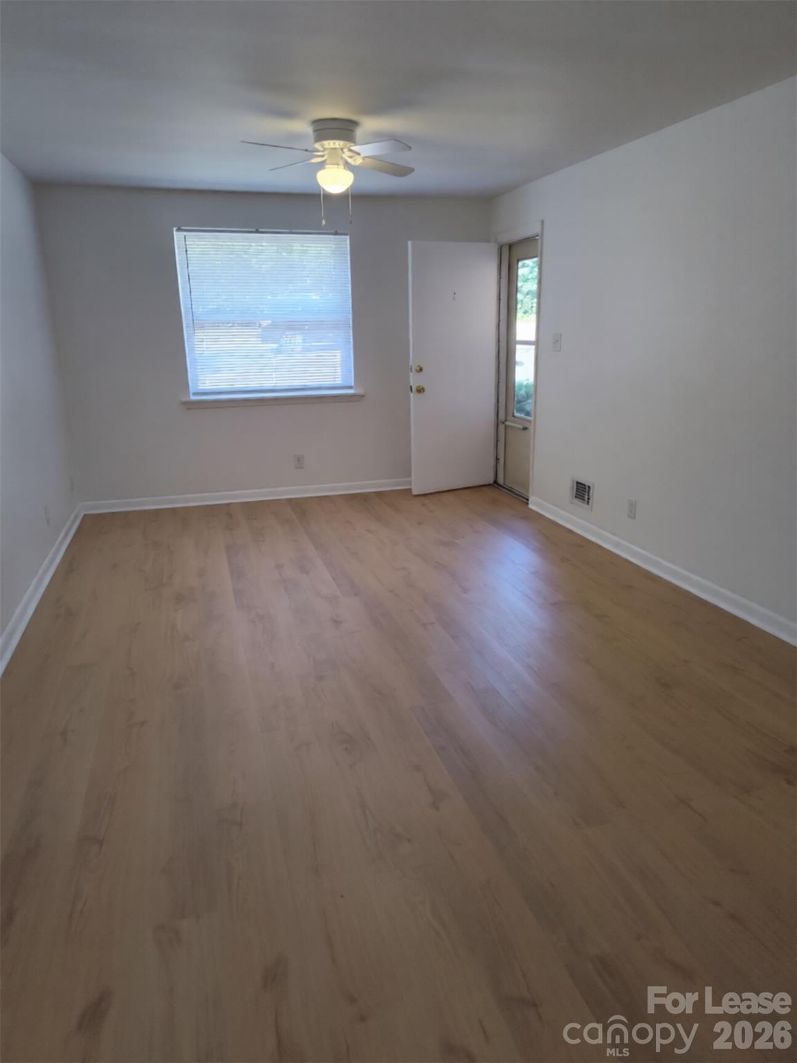 Apartment at 466 26th Avenue NE, Hickory, photo 2 of 9