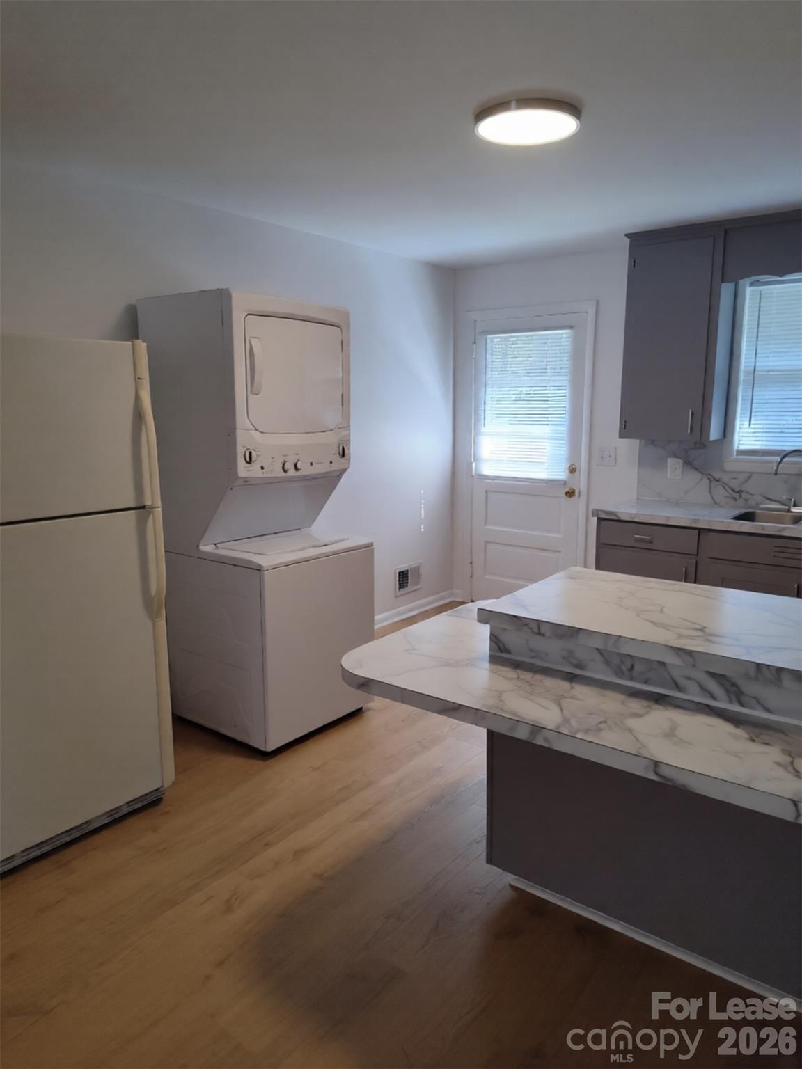 Apartment at 466 26th Avenue NE, Hickory, photo 4 of 9