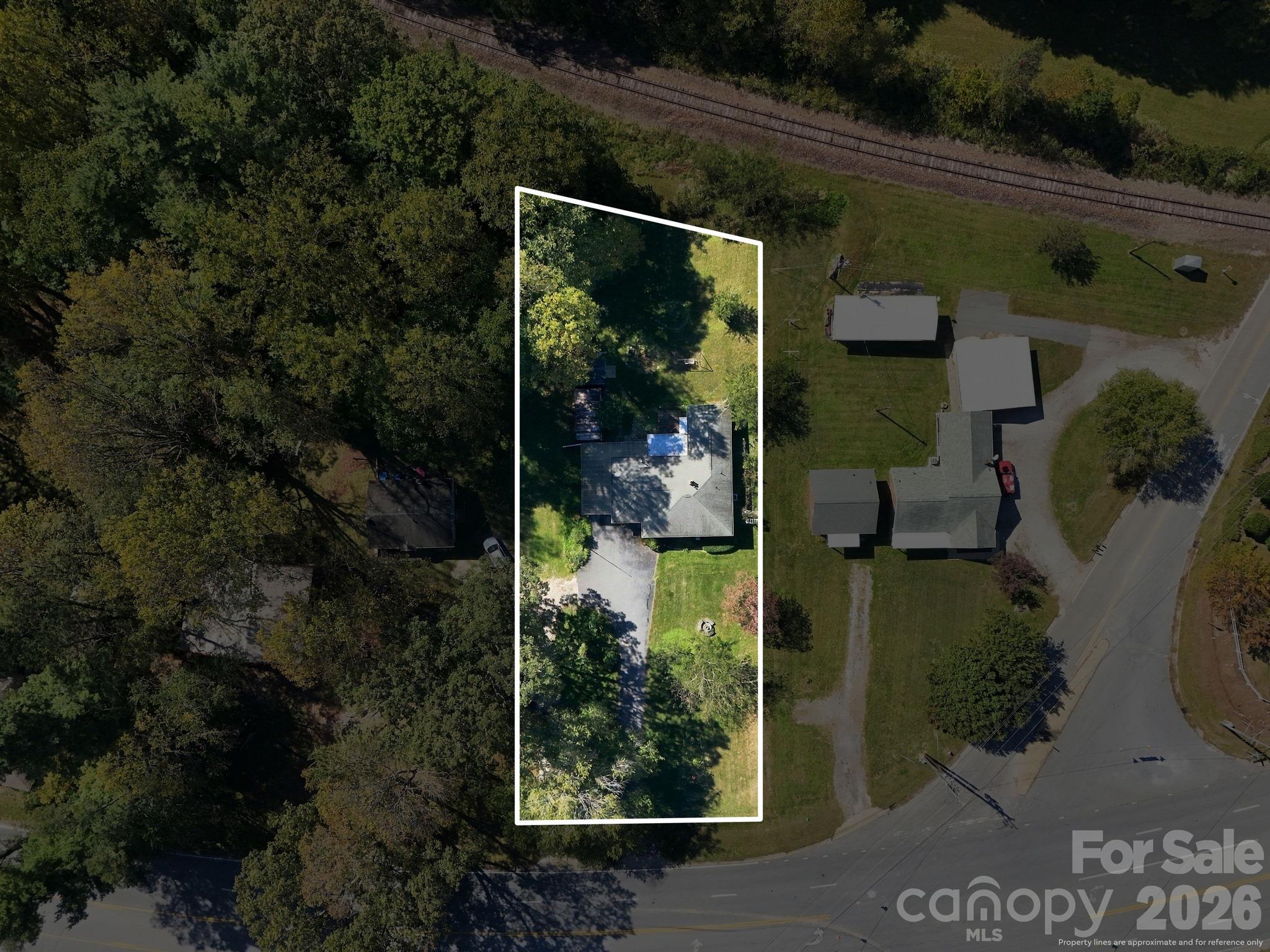 Single Family Residence at 3305 Spartanburg Highway, Flat Rock, photo 10 of 45